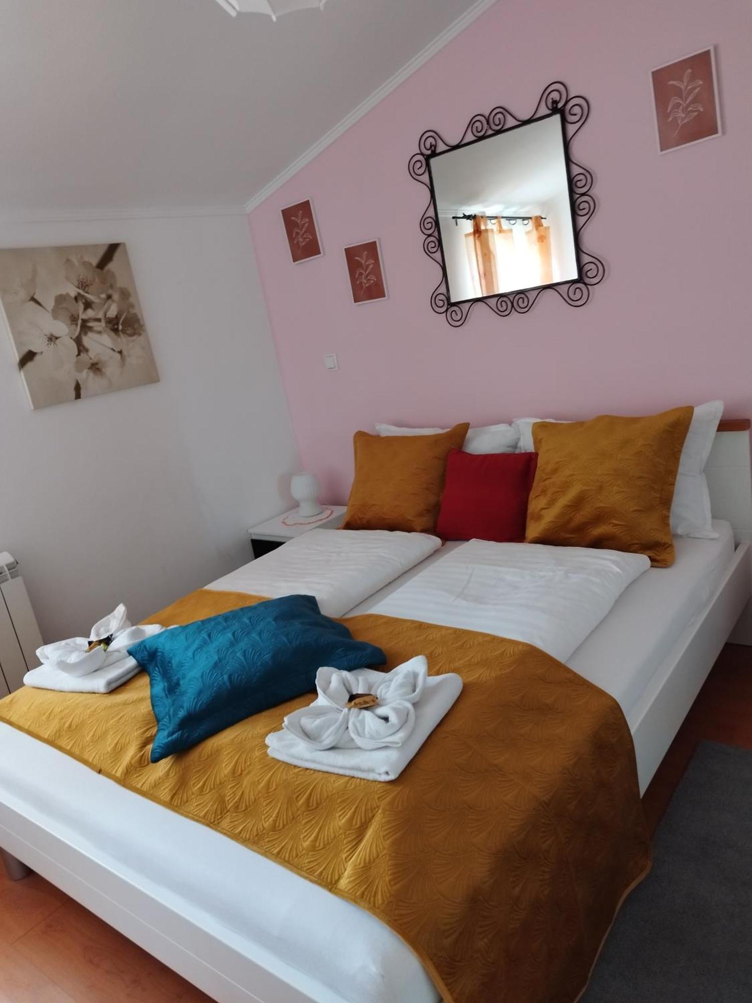 אומאג Appartmani Punta מראה חיצוני תמונה