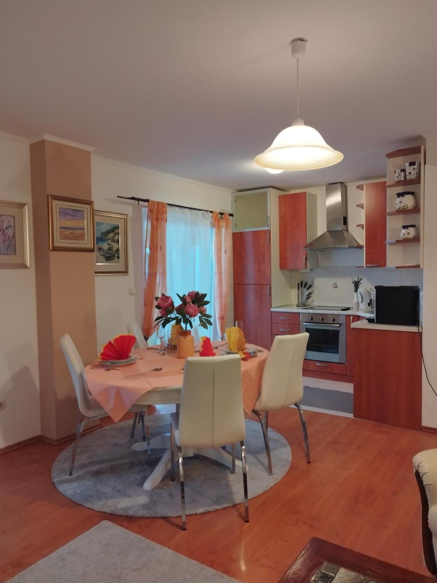 אומאג Appartmani Punta מראה חיצוני תמונה